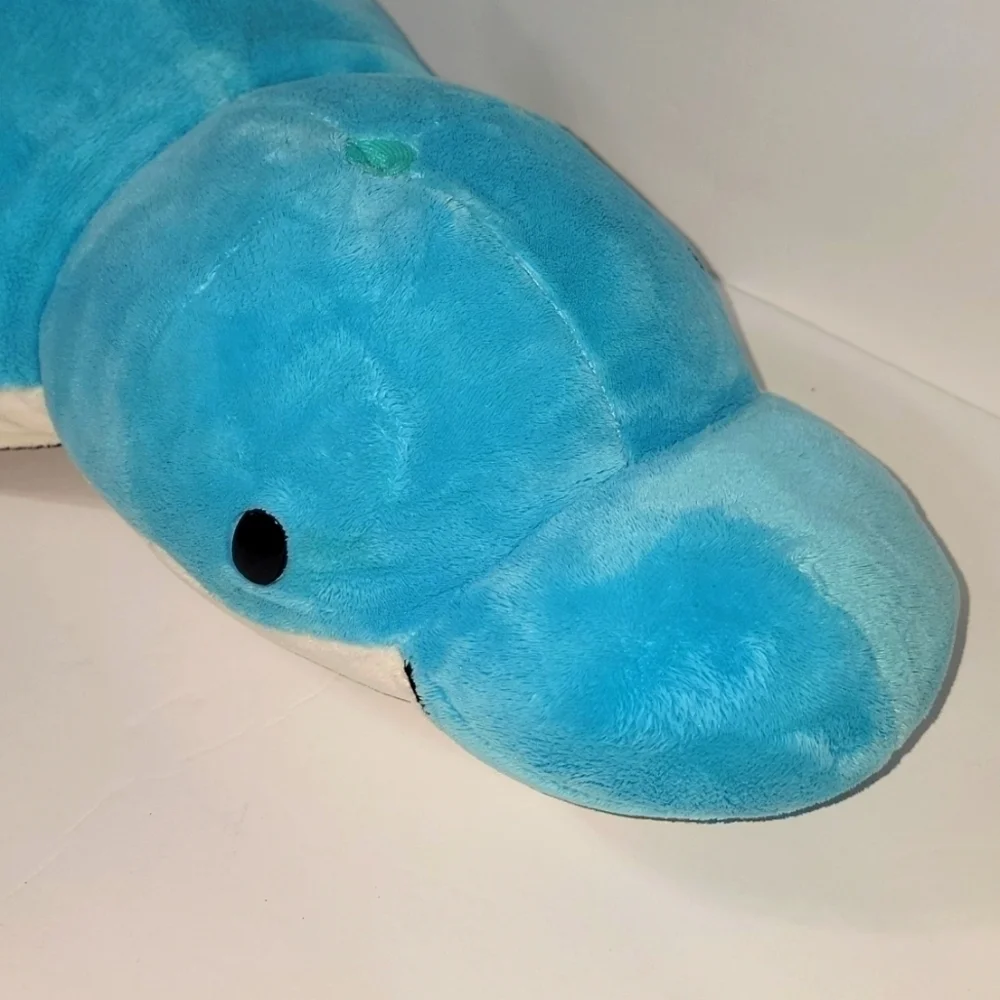 Flip-a-zoo Plush Harper Dolphin flips to Willow Walrus